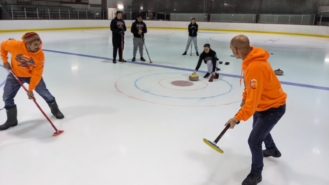 Colin Hodgson helps introduce curling to northern Quebec indigenous community