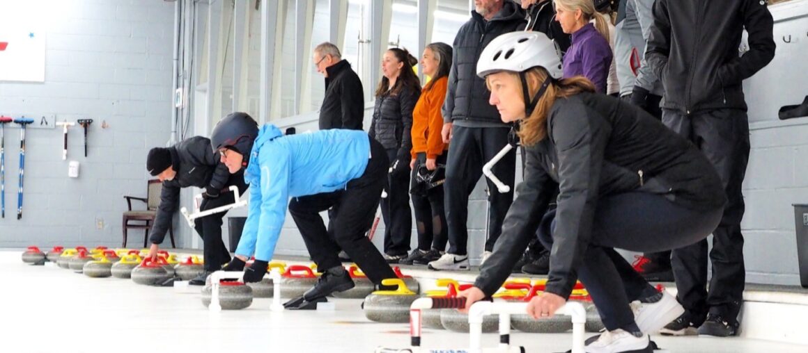 Ottawa Hunt Curling Club : La présentation d'un programme Curling 101 pour adultes