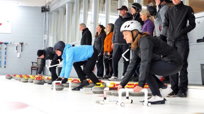 Ottawa Hunt Curling Club : La présentation d'un programme Curling 101 pour adultes